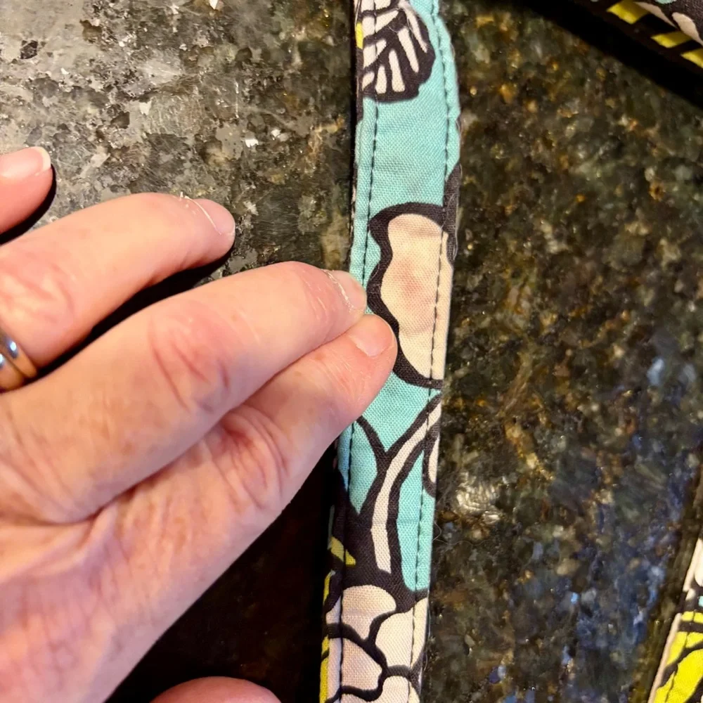 🌺Vera Bradley “Checkpoint Friendly” Laptop Bag in Island Bloom Travel School🌺